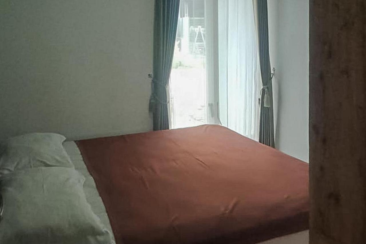 Syafa Homestay Syariah Mitra Reddoorz Tuban  Eksteriør billede