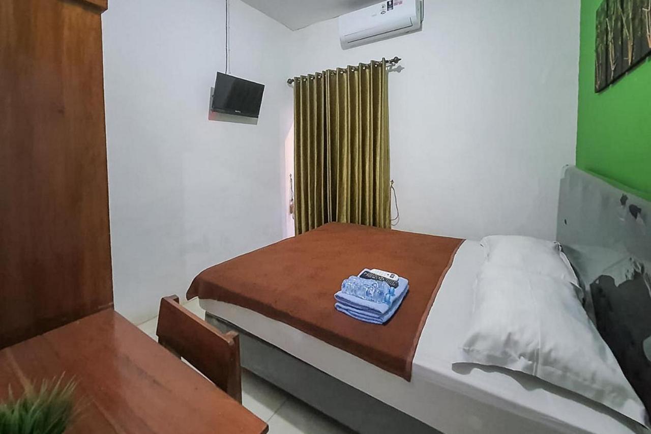 Syafa Homestay Syariah Mitra Reddoorz Tuban  Eksteriør billede