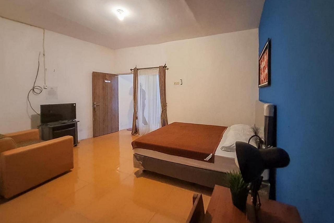 Syafa Homestay Syariah Mitra Reddoorz Tuban  Eksteriør billede